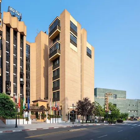 מלון Saray 4*